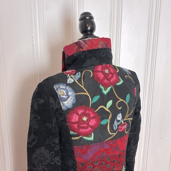 DESIGUAL Patchwork Embroidered Coat – Vibrant & Unique - Picture 5 of 12